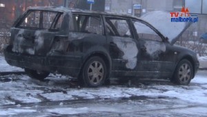 Malbork: płonący samochód na ul. Żelaznej - 19.12.2012