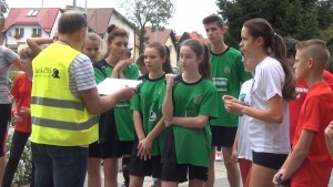 Nowy Dwór Gd: IX Żuławski Bieg Gburów Sportowa atmosfera, emocje, a  na mecie dorośli i dzieci - 01.10.2016