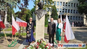 W Malborku odsłonięto pomnik Ignacego Jana Paderewskiego – wybitnego muzyka i premiera Polski. Wideo i zdjęcia