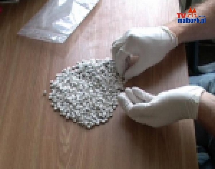 UCIEKAŁ Z AMFETAMINĄ PRZED POLICJĄ - NOWY DWÓR GDAŃSKI - 29.07.2013