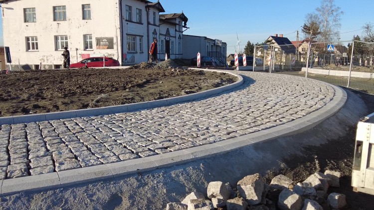 Nowy Dwór Gdański. Pierwszy etap budowy ronda na DK 502 zakończony…
