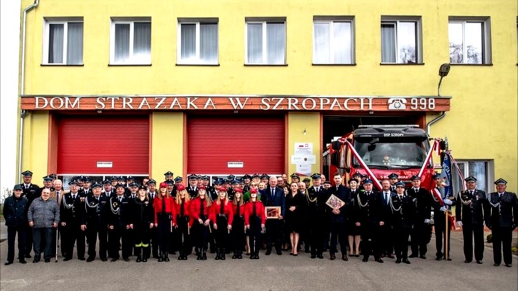 Powiat sztumski. Przekazanie pojazdu ratowniczo-gaśniczego dla OSP Szropy.