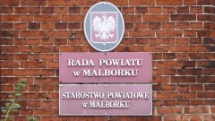 Malbork. Nadzwyczajna sesja Rady Powiatu – oglądaj na żywo.