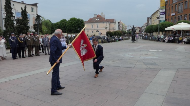 Malbork. Sztandar miasta bez pozytywnej opinii Ministerstwa Spraw Wewnętrznych i Administracji.