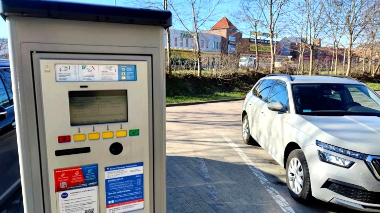 Malbork. 54 tys. zł na modernizację nowych parkometrów – wkrótce w parkometrach będzie można płacić kartą i blikiem.