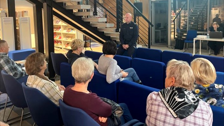 Powiat sztumski. Debata o bezpieczeństwie – spotkanie policjantów z seniorami.