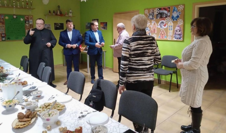Gmina Malbork. Spotkania wigilijne dla seniorów i osób samotnych.