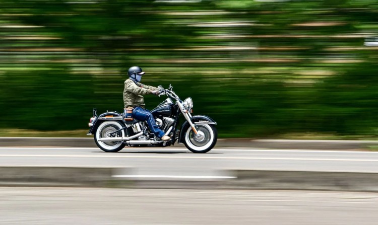 Powiat sztumski. Rozpoczął się sezon motocyklowy – policjanci apelują o rozwagę.