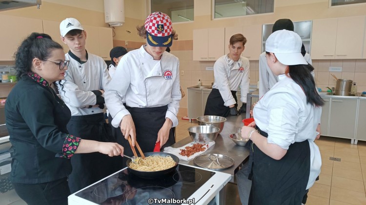 Malbork. Spaghetti i gnocchi – włoskie warsztaty kulinarne uczniów…
