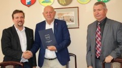 Powiat sztumski. Wkrótce kolejne remonty dróg – umowa podpisana.
