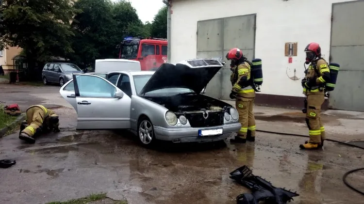 Nowy Dwór Gdański. Pożar samochodu osobowego. 