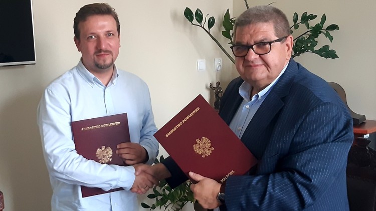 Powiat malborski. Wkrótce przebudowa drogi między Świerkami a Lipinką – podpisano stosowną umowę.