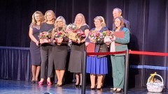 Nowy Dwór Gdański.  Dorota Betkier i Aleksandra Chojnacka – Huzar z nagrodą Marszałka Województwa Pomorskiego.