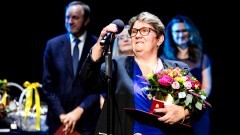 Powiat sztumski. Nagrodzono wybitnych społeczników - Srebrne Drzewko dla Bożeny Mazurek.