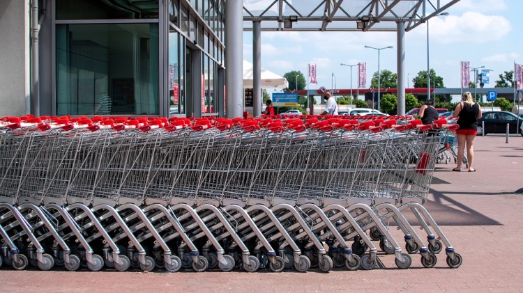 Powrót niedziel handlowych z coraz większym poparciem. Widać też mocną…