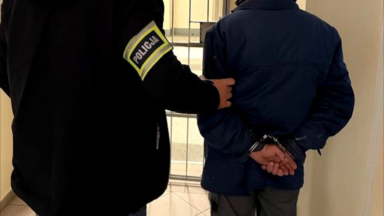 Powiat sztumski. Uciekał przed policyjną kontrolą – miał dożywotni zakaz prowadzenia pojazdów.