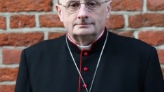 Biskup elbląski Jacek Jezierski złożył rezygnację – kuria podaje powody.