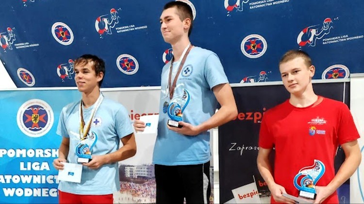 MAL WOPR. Kamil Czarnota srebrnym medalistą finału Pomorskiej Ligi Ratownictwa.