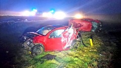 Dąbrówka Malborka. Dachowanie pojazdów - trzy osoby trafiły do szpitala. 