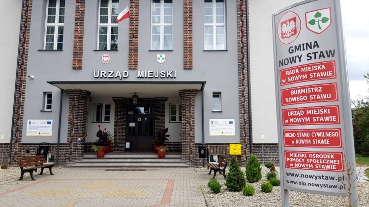 Wkrótce sesja Rady Miejskiej Nowego Stawu – sprawdź porządek obrad.