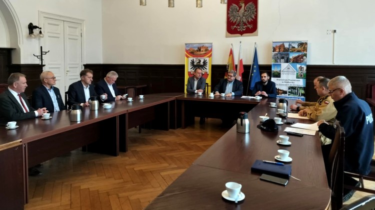 Bezpieczeństwo Powiatu Malborskiego tematem spotkania starostów z włodarzami gmin i służb mundurowych.