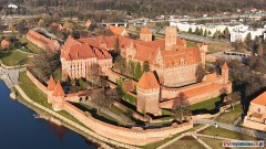 Zamek w Malborku z lotu ptaka | Malbork z drona - 28.03.2025. Zobacz wideo i foto galerię #malbork #drone #foto