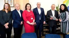 Od kwietnia nowa linia komunikacyjna w powiecie nowodworskim – podpisano stosowną umowę.