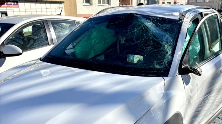 Groźny wypadek na ulicy Stare Miasto w Malborku. 65-latek stracił przytomność za kierownicą.
