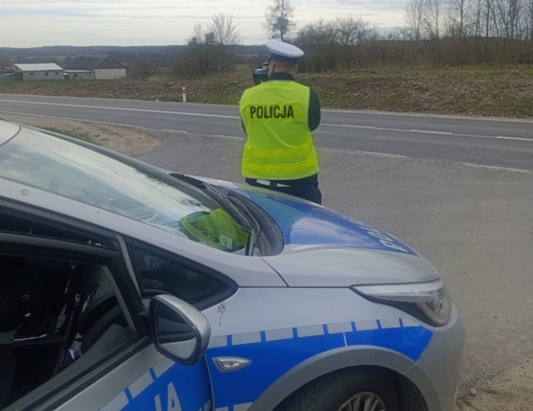 Jechał 104 km/h w miejscu, gdzie obowiązuje ograniczenie do 50 km/h…