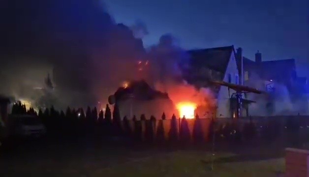 Rodzina Rosłaniec z Malborka straciła wszystko w pożarze. Apel o pomoc!