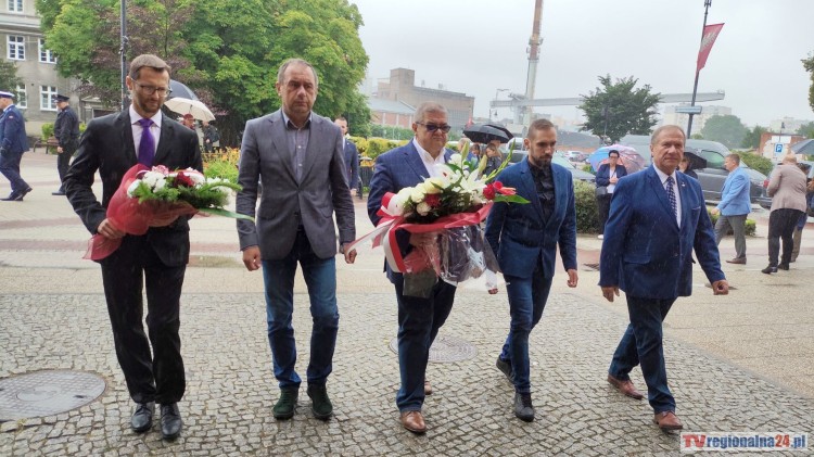 Malbork pamięta – uroczystości z okazji 105. rocznicy Plebiscytu i 82. rocznicy Rzezi Wołyńskiej. Wideo i zdjęcia