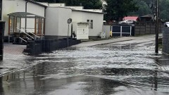 Powiat sztumski w stanie podwyższonej gotowości – ponad 100 interwencji strażaków, zagrożenie na rzece Dzierzgoń.