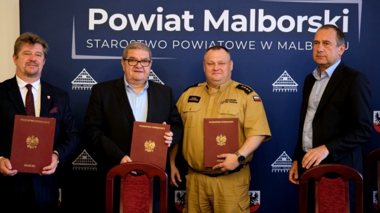 Powiat, Miasto i Straż Pożarna łączą siły - podpisano list intencyjny w sprawie ochrony ludności.