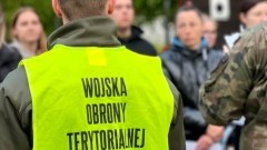 Żołnierze 71. Malborskiego Batalionu Lekkiej Piechoty w marszu kondycyjnym po powiecie malborskim.