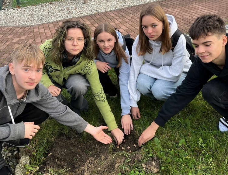 Krokus - Technikum nr 3 w Malborku po raz piąty w projekcie upamiętniającym dziecięce ofiary Holokaustu.