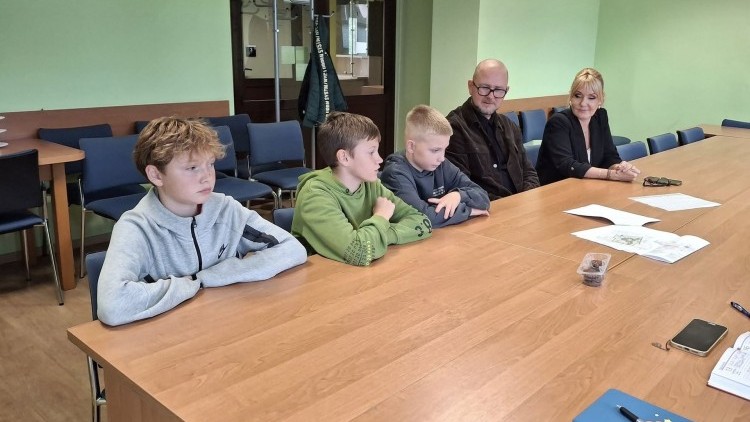 Młodzież włącza się w tworzenie projektu skate parku w Sztutowie.