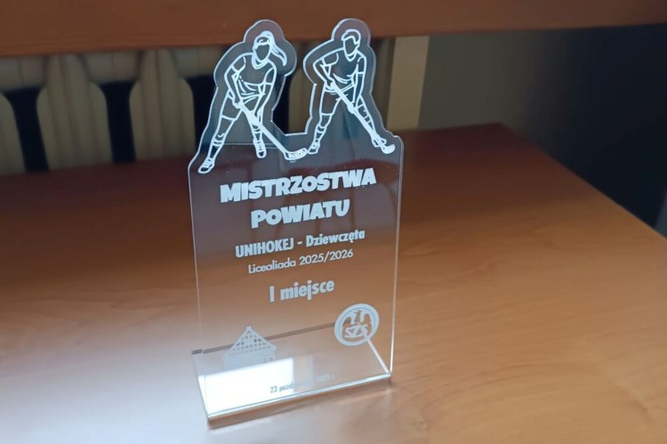 Zespół Szkół Technicznych w Malborku mistrzem powiatu w unihokeju dziewcząt.