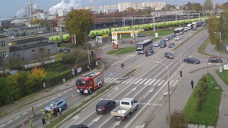 Kolizja w Malborku na ul. Wojska Polskiego – kierowca BYD ukarany mandatem. Zobacz wideo 30.10.2025