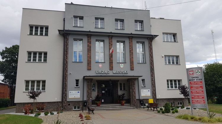 We wtorek XXIV nadzwyczajna sesja Rady Miejskiej Nowego Stawu – sprawdź porządek obrad.