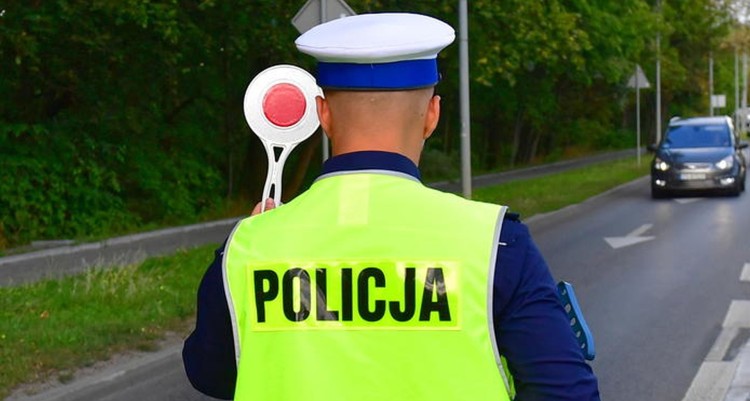 Nietrzeźwy kierowca zatrzymany w Dzierzgoniu – miał blisko 2. promile alkoholu.