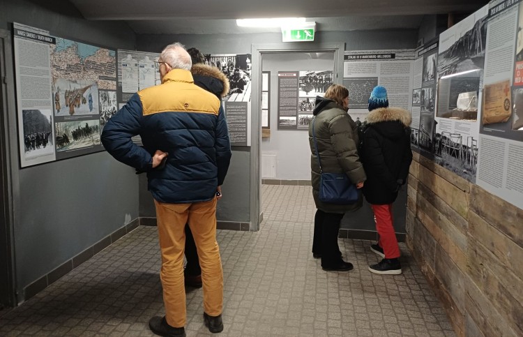 Rodzina włoskiego jeńca wojennego odwiedziła Muzeum Miasta Malborka.