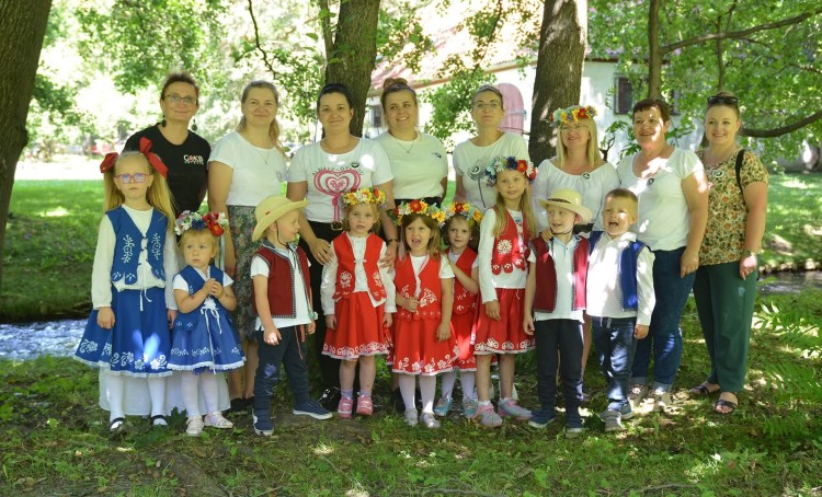 Kobieca Przestrzeń Powiśla – kobiety, które przywracają do życia Haft Dolnego Powiśla.