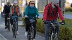 Wiosna sprzyja rowerowym przejażdżkom. Policja przypomina o bezpieczeństwie.