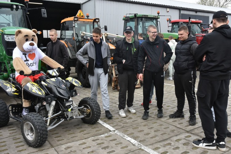 Dzień Otwarty w Barlewiczkach – ósmoklasiści poznali ofertę na nowy rok szkolny.