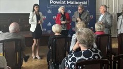 Seniorzy poznawali swoje prawa spadkowe. Kolejne szkolenie w Starostwie Powiatowym w Malborku.