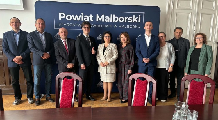 Projekt onBoard w Starostwie Powiatowym w Malborku. Rozmowy o łączeniu edukacji z rynkiem pracy