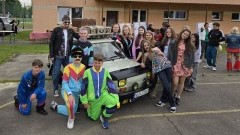 Szkoła PRL w Starym Polu. Dzień Dziecka i Święto Szkoły w retro odsłonie