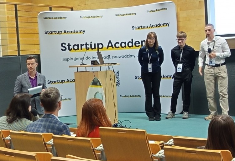 Startup dla zawodowców - uczniowie Technikum nr 3 w Malborku finalistami konkursu.