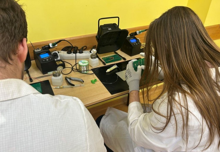 Uczniowie Technikum nr 3 w Malborku rozpoczęli specjalistyczne kursy zawodowe.