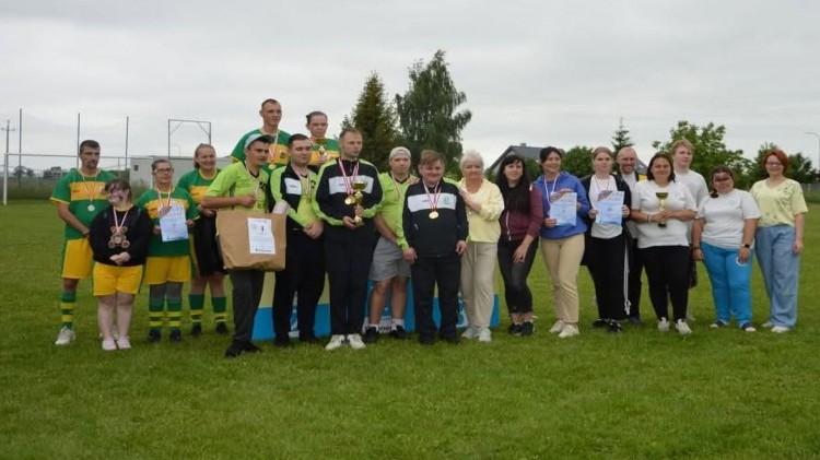 Integracja, sport i radość wspólnego działania. XIII Zawody Sportowe Osób z Niepełnosprawnościami w Kończewicach